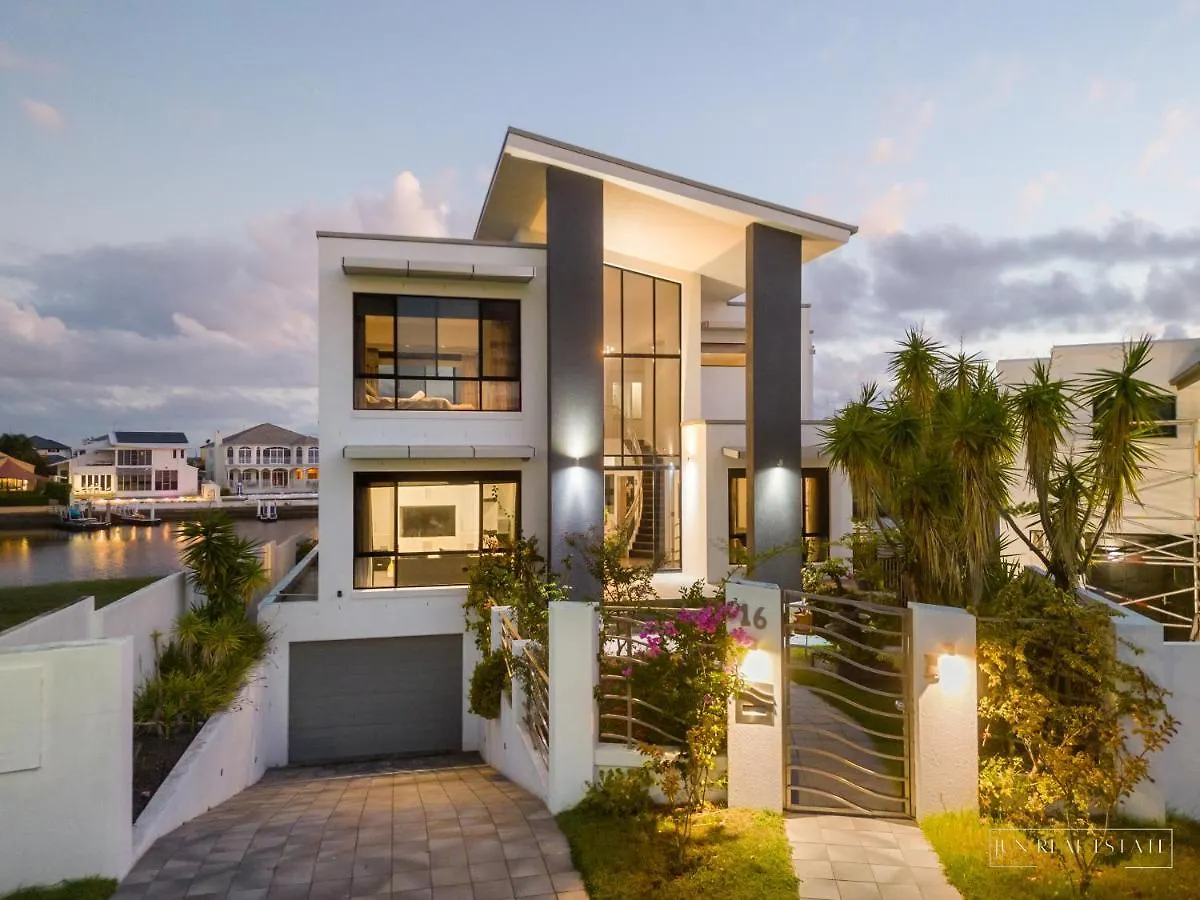 Stunning Prestige Residence Gold Coast