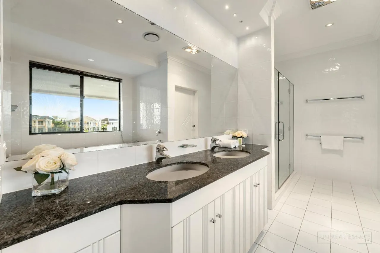 Stunning Prestige Residence Gold Coast