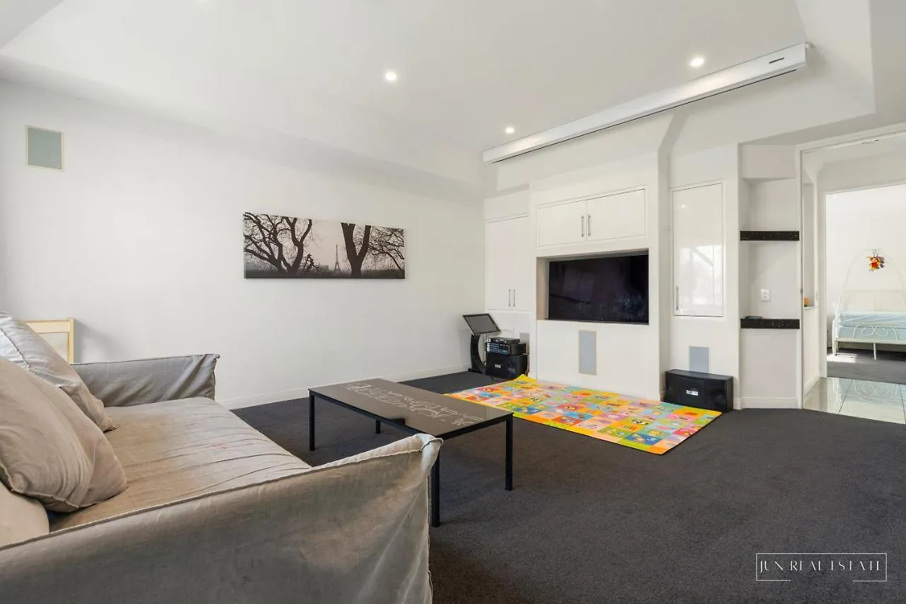 Stunning Prestige Residence Gold Coast Holiday home
